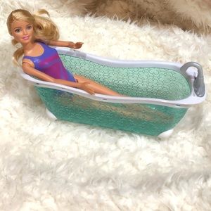 BARBIE MATTEL (2013) and jacuzzi